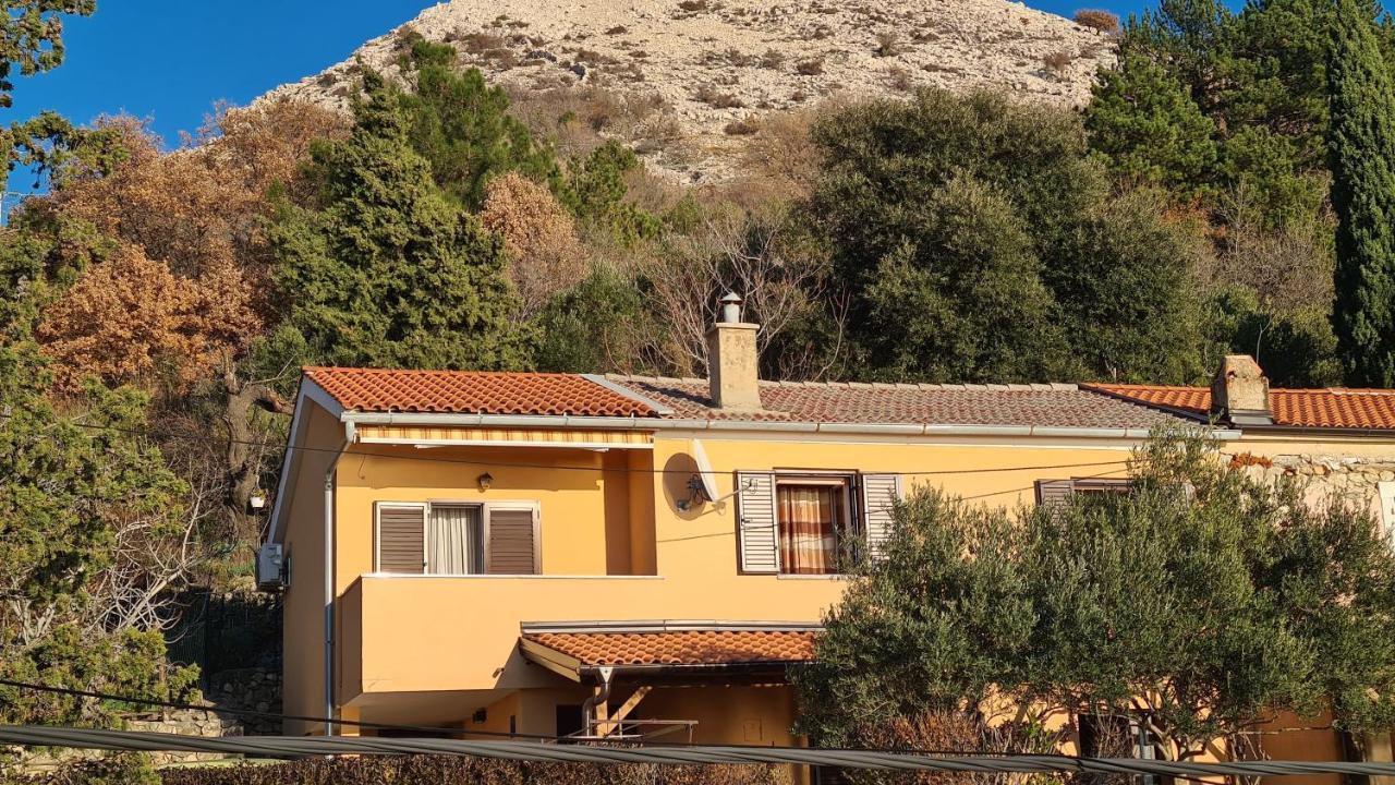 Studio Apartman Stara Baška Exterior foto