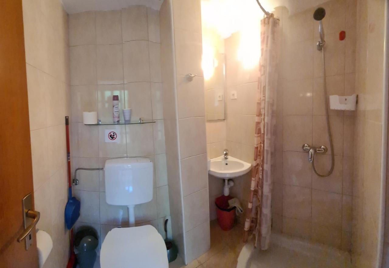 Studio Apartman Stara Baška Exterior foto