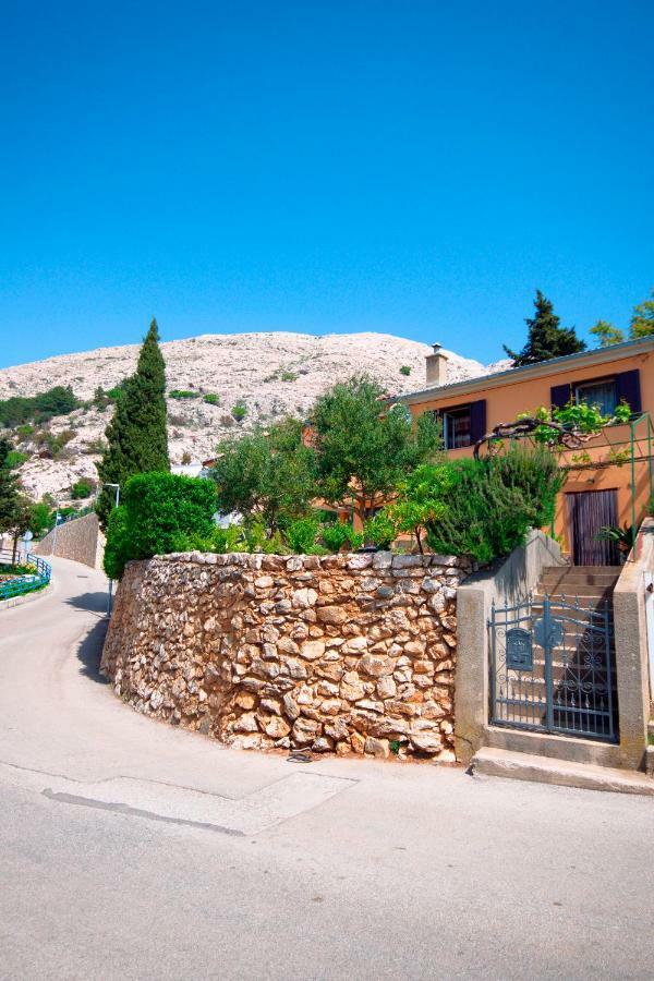 Studio Apartman Stara Baška Exterior foto
